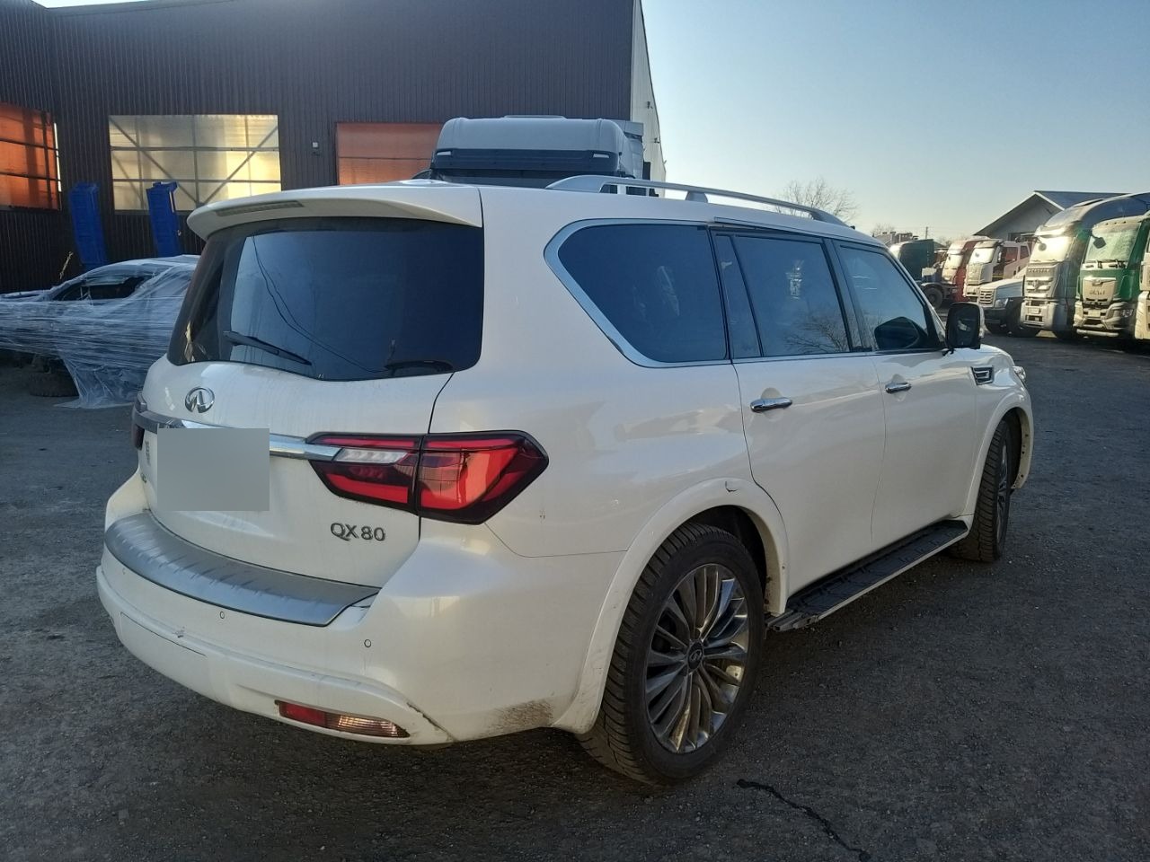Infiniti QX80