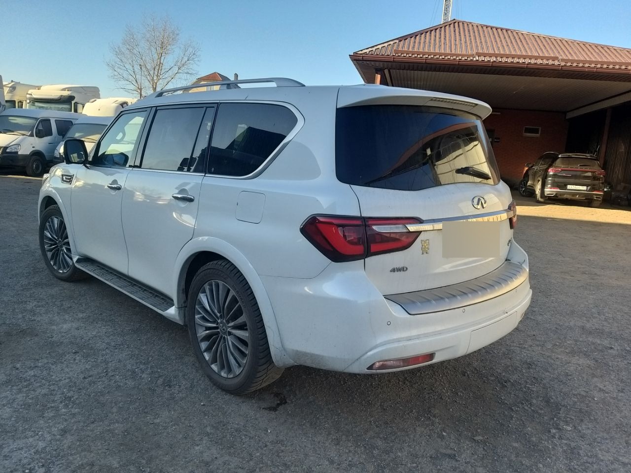 Infiniti QX80
