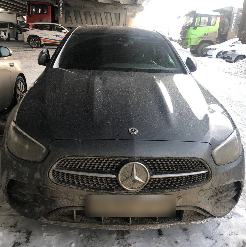 Mercedes-Benz E-CLASS