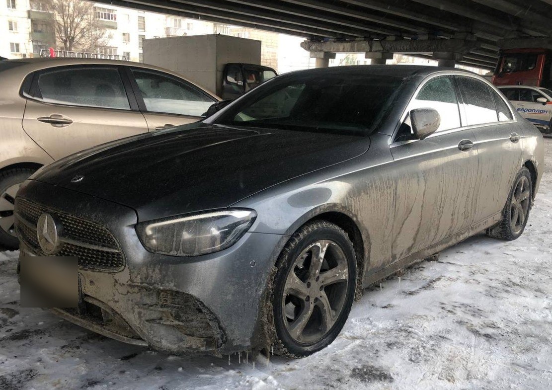 Mercedes-Benz E-CLASS