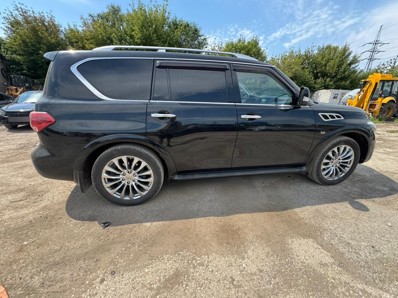 Infiniti QX80