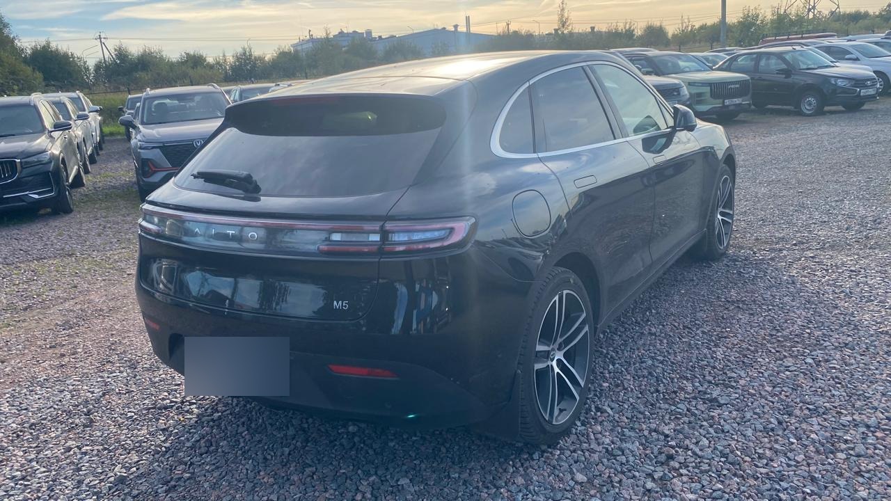 AITO M5