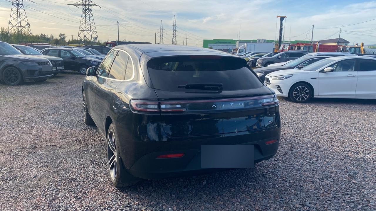 AITO M5