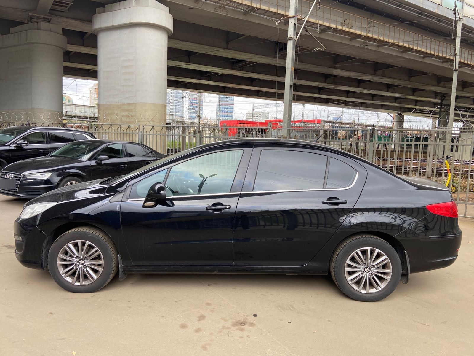 Peugeot 408