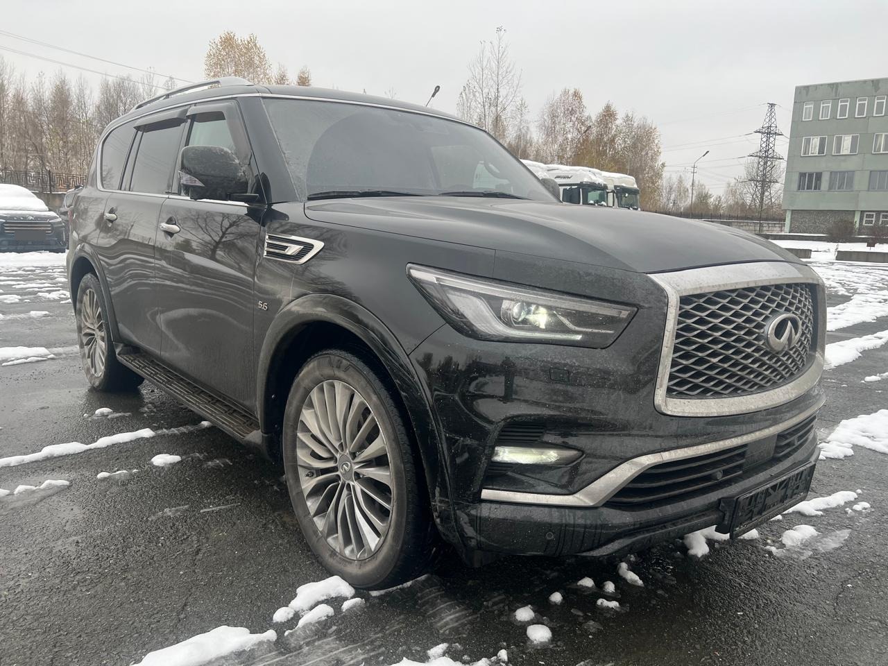 Infiniti QX80