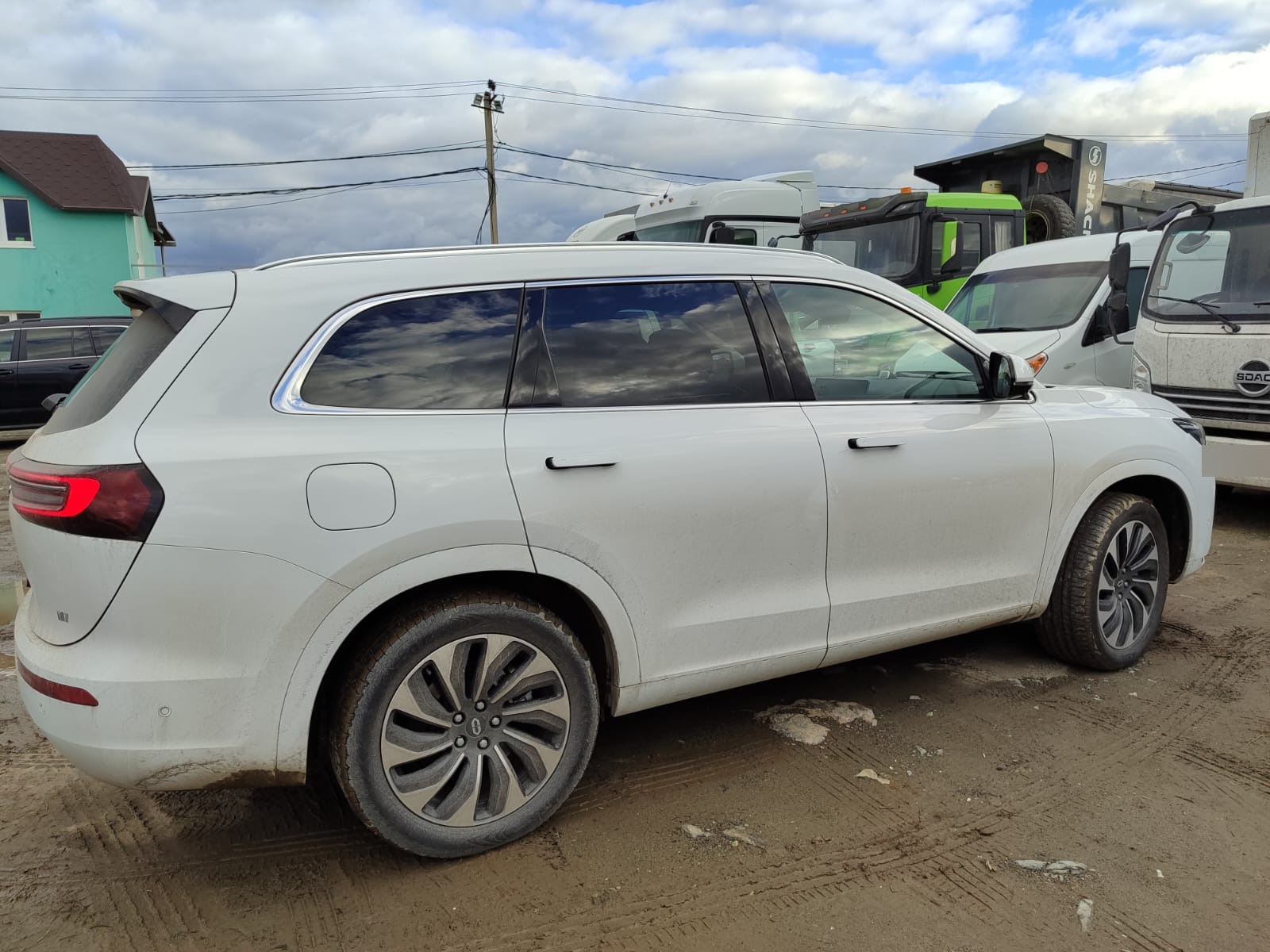 AITO M7