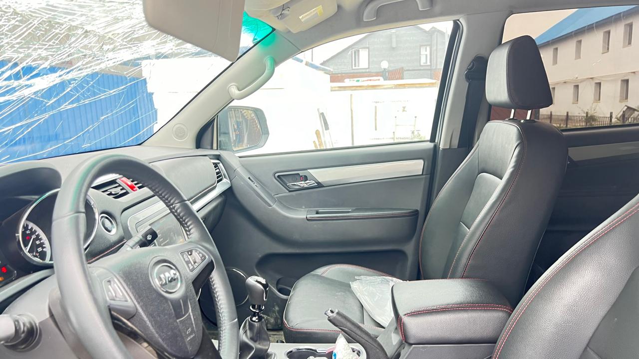 JAC T6