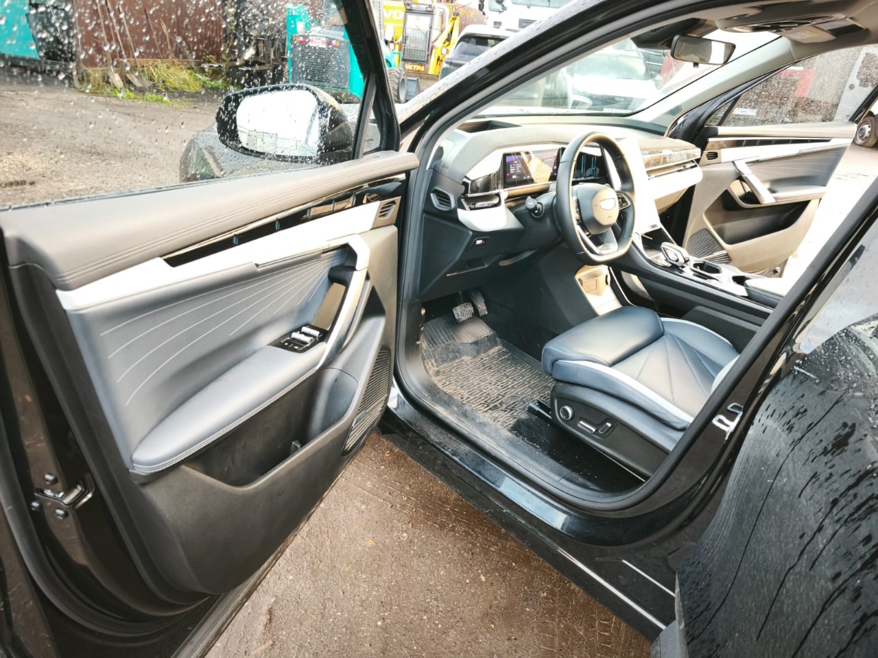 Geely Atlas
